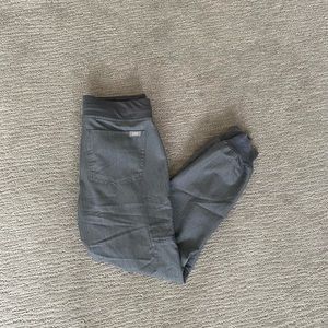 Figs women’s Graphite Zamora- Petite Jogger Scrub Pants- XXS